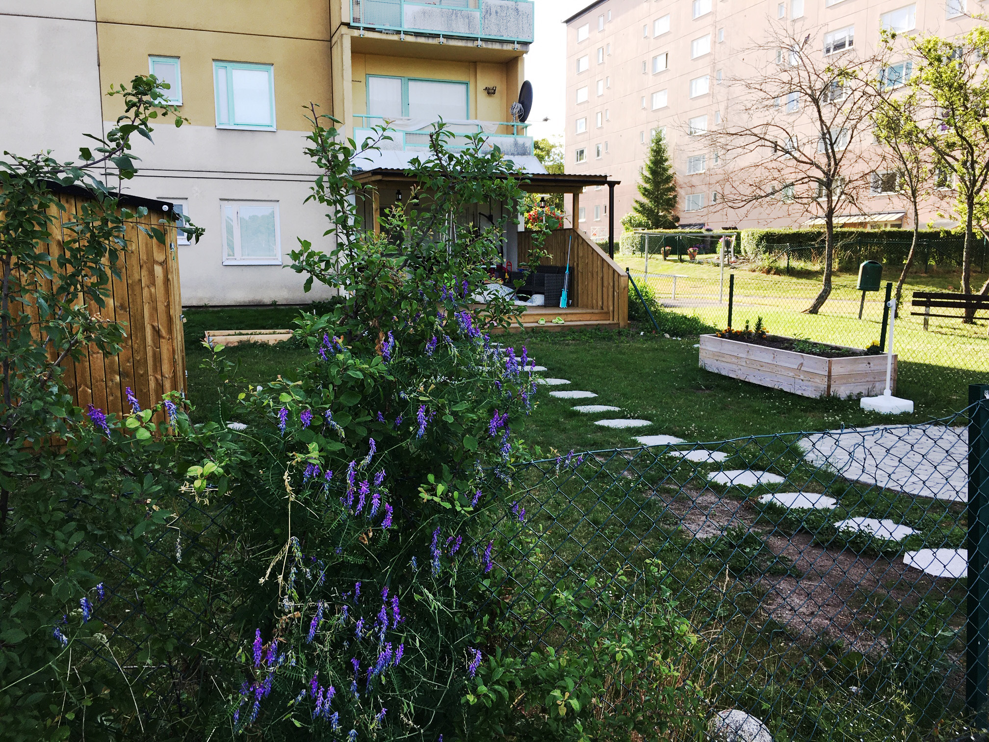 Marklägenhet med trädgård i Botkyrkabyggens boendekoncept TrädgårdsBo